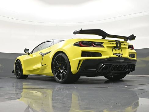 Used 2023 Chevrolet Corvette Z06 RWD image 26