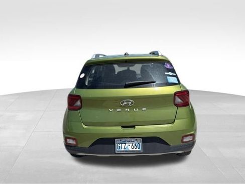 Used 2023 Hyundai Venue SEL w/ Cargo Package FWD image 4