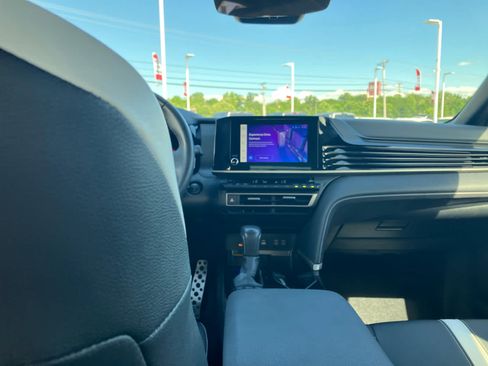 Certified 2025 Toyota Camry SE AWD/4WD image 34