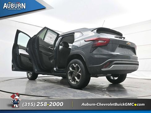 New 2026 Chevrolet Trax LT w/ LT Convenience Package image 36