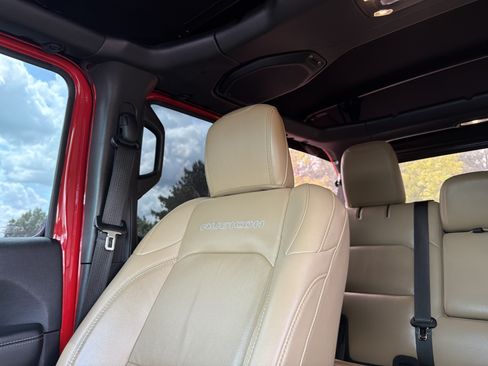 Used 2019 Jeep Wrangler Unlimited Rubicon AWD/4WD image 46