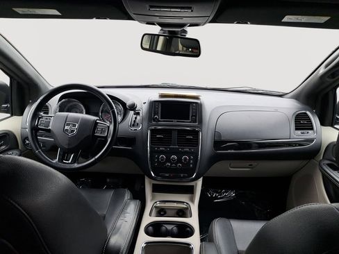 Used 2020 Dodge Grand Caravan SXT image 19