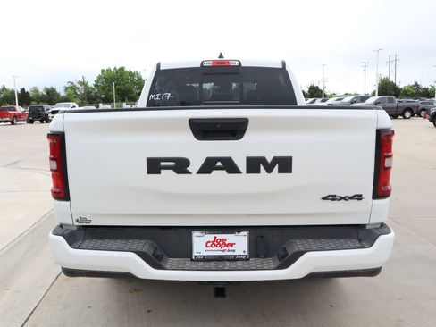 New 2026 RAM 1500 Express AWD/4WD image 21