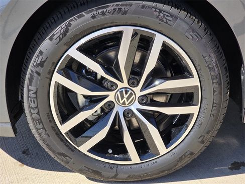 New 2026 Volkswagen Jetta SE image 8