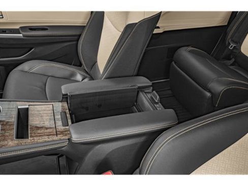 Used 2025 Toyota Sienna Limited AWD/4WD image 13