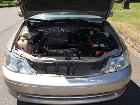 Used 2004 Toyota Avalon XLS FWD image 18