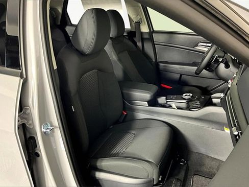New 2026 Kia Sportage S image 11