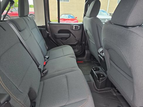 Used 2026 Jeep Wrangler Unlimited Sport AWD/4WD image 13