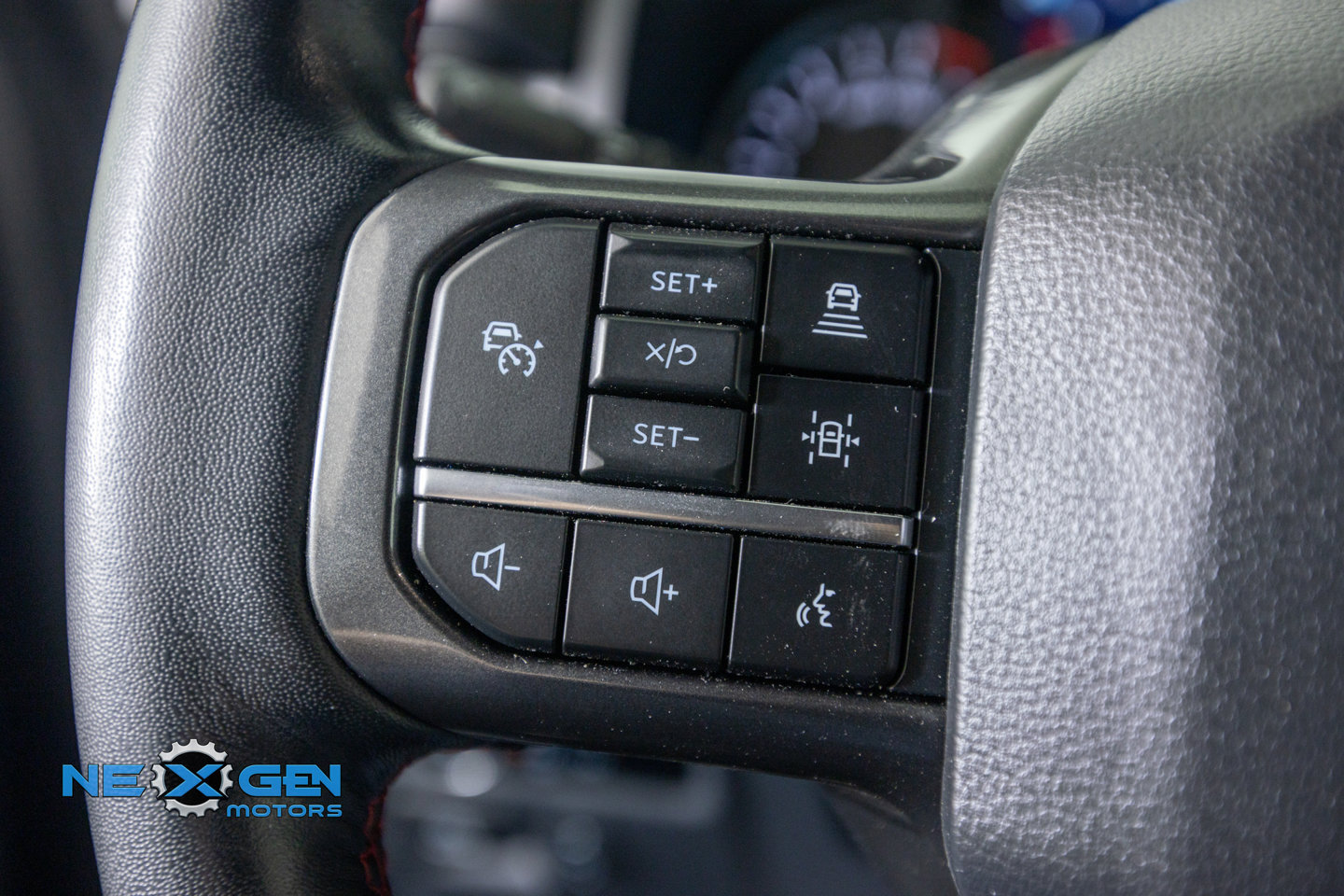 Used 2024 Ford Expedition Limited AWD/4WD image 15