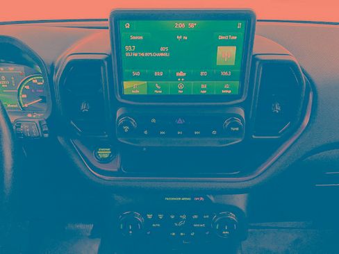 Certified 2023 Ford Bronco Sport Outer Banks w/ Tech Package image 8