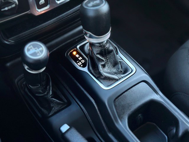 Used 2022 Jeep Wrangler Sport AWD/4WD image 13