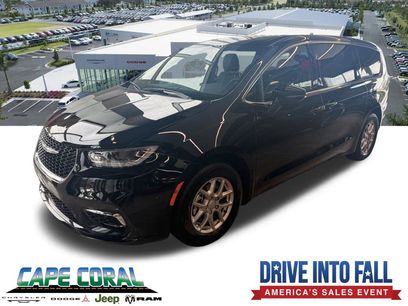 New 2026 Chrysler Pacifica Select