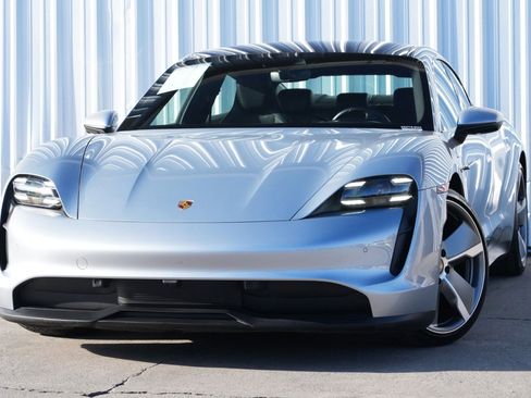 Used 2020 Porsche Taycan 4S w/ Premium Package image 3