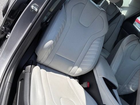 Used 2024 Hyundai Elantra Limited FWD image 18
