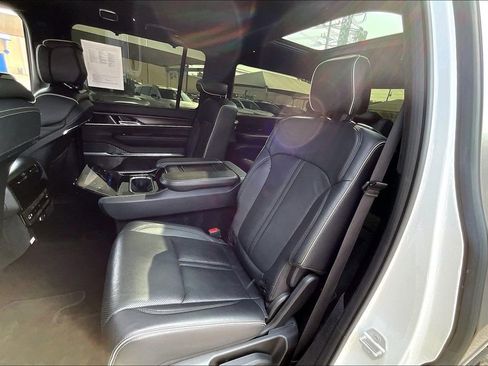 Used 2024 Jeep Grand Wagoneer Series II w/ Quick Order Packagew 28T AWD/4WD image 37