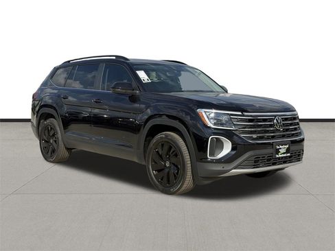 New 2026 Volkswagen Atlas SE image 3