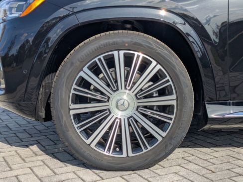 New 2026 Mercedes-Benz Maybach GLS 600 4MATIC image 3