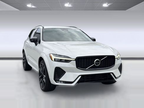 Certified 2024 Volvo XC60 B5 Ultimate w/ Protection Package Premier AWD/4WD image 7