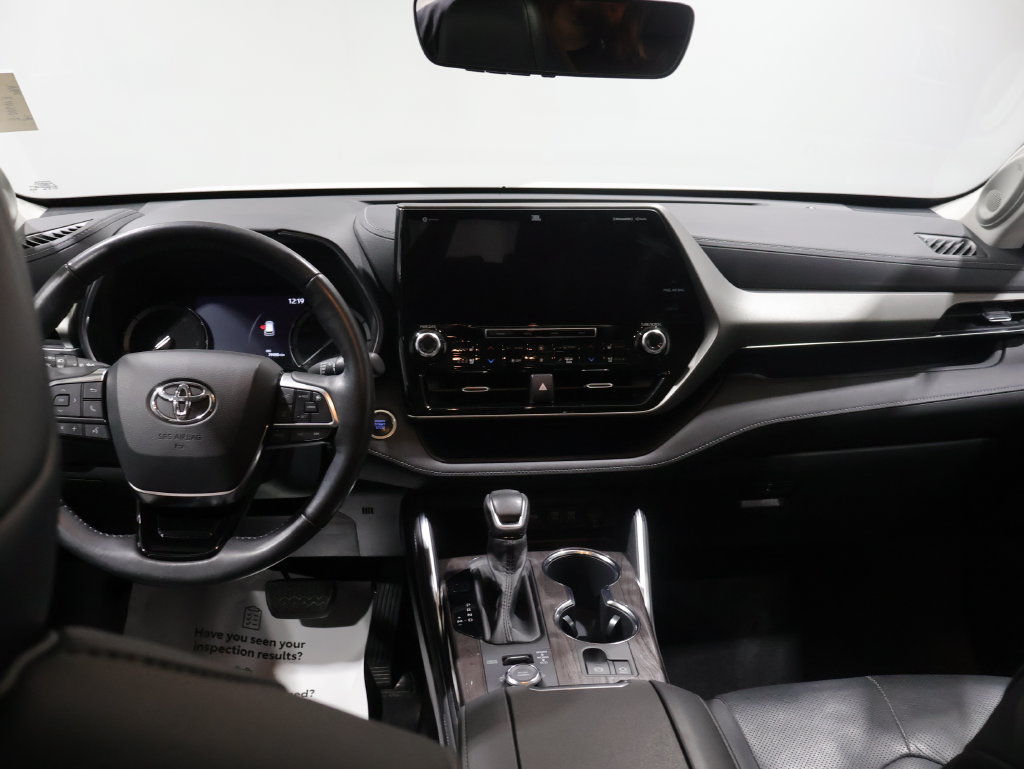 Used 2020 Toyota Highlander Limited AWD/4WD image 17