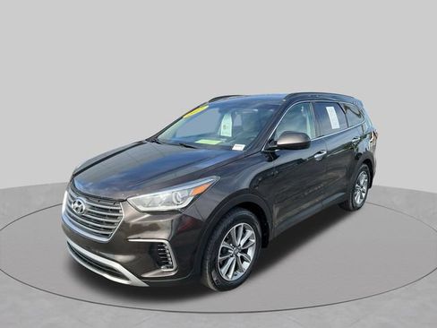 Used 2017 Hyundai Santa Fe SE AWD/4WD image 1