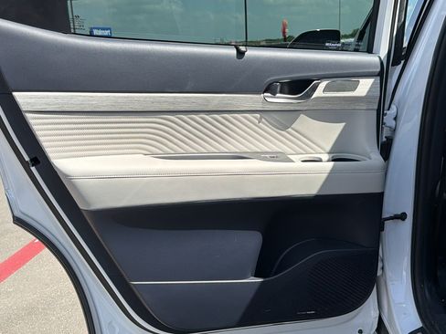 Used 2025 Hyundai Palisade Calligraphy FWD image 14
