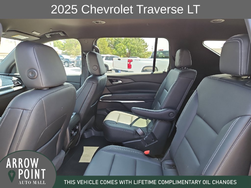 Used 2025 Chevrolet Traverse LT FWD image 18