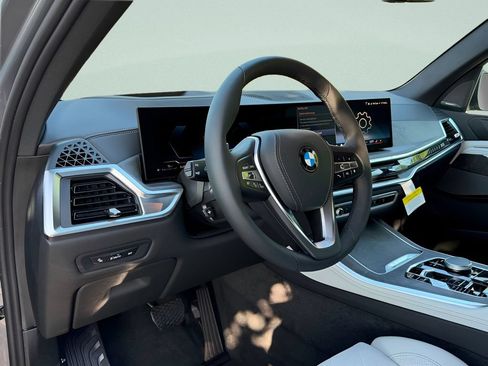 New 2026 BMW X5 xDrive40i w/ Climate Comfort Package AWD/4WD image 11