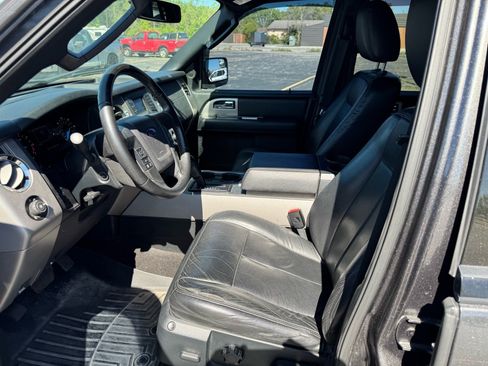 Used 2016 Ford Expedition XLT AWD/4WD image 5