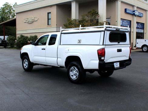 Used 2022 Toyota Tacoma SR image 10