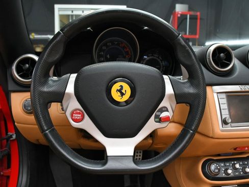 Used 2014 Ferrari California RWD image 26