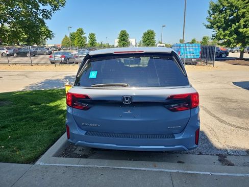 Used 2025 Honda Odyssey Sport-L image 6