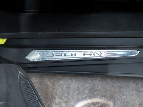 Used 2024 Lamborghini Huracan Sterrato image 22