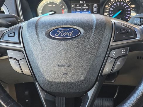 Used 2018 Ford Fusion SE image 15