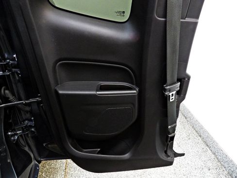 Used 2016 Chevrolet Colorado W/T w/ WT Convenience Package RWD image 9