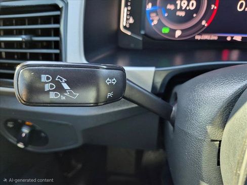 Used 2020 Volkswagen Atlas Cross Sport SEL R-Line AWD/4WD image 16