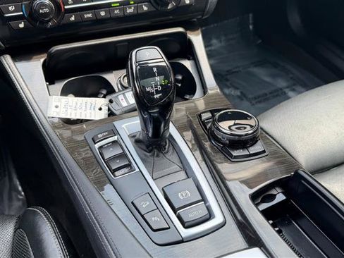 Used 2015 BMW 550i xDrive w/ M-Sport Package AWD/4WD image 39