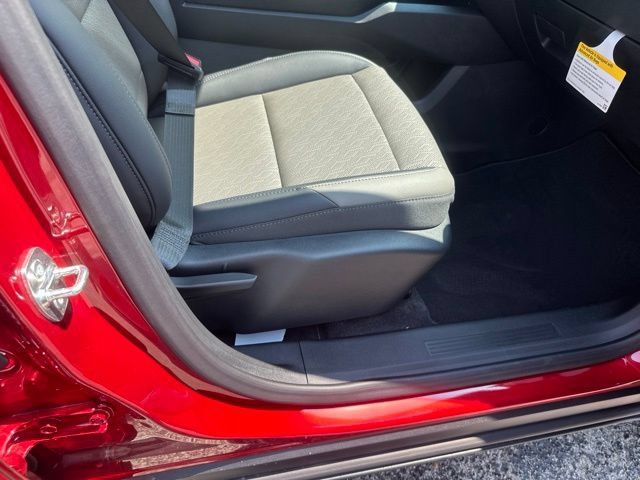 New 2027 Chevrolet Equinox LT w/ Convenience Package II FWD image 32