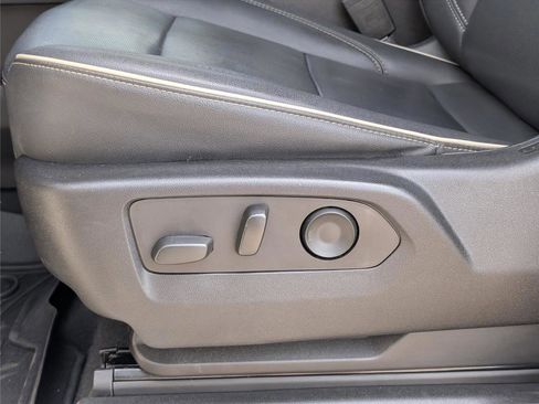 Used 2022 GMC Yukon SLT w/ SLT Premium Package RWD image 11