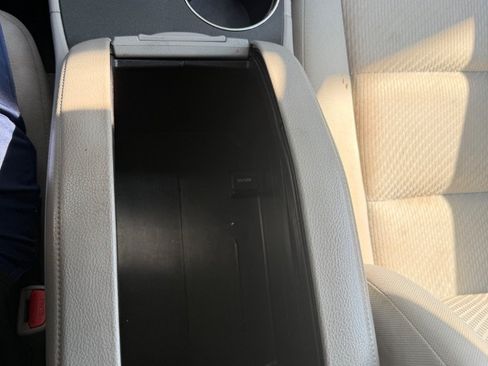 Used 2019 Toyota Highlander LE FWD image 13