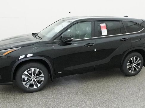 New 2026 Toyota Highlander XLE image 20