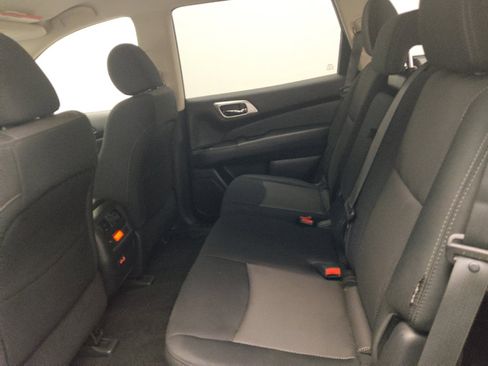 Used 2020 Nissan Pathfinder SV FWD image 18