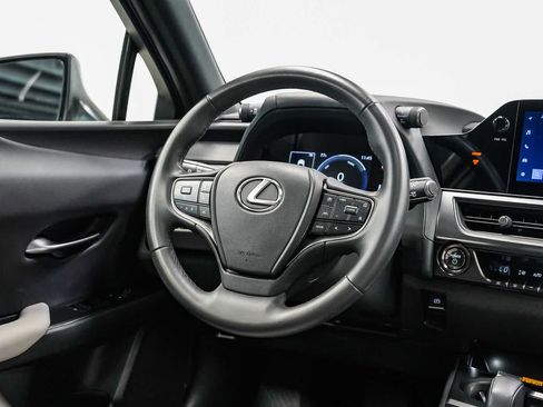 Certified 2025 Lexus UX 300h FWD w/ Accessory Package (Z2) image 15