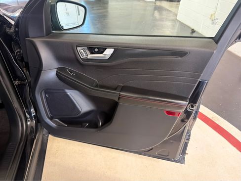 Used 2023 Ford Escape ST-Line FWD image 26