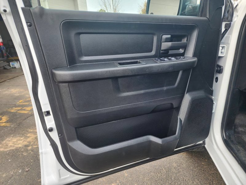 Used 2021 RAM 1500 Tradesman w/ Chrome Appearance Group RWD image 7