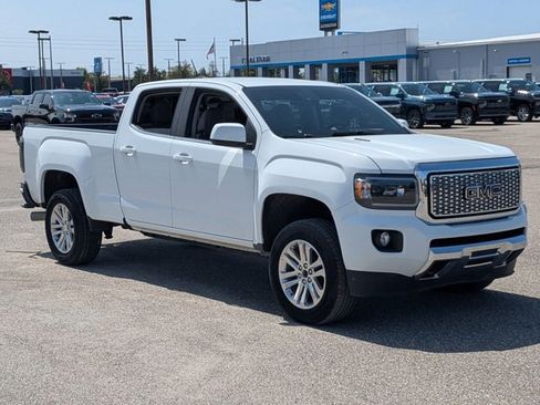 Used 2017 GMC Canyon SLT w/ Driver Alert Package image 3