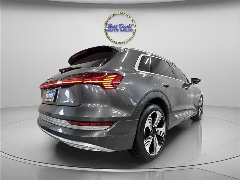 Used 2019 Audi e-tron Prestige w/ Prestige Package AWD/4WD image 5