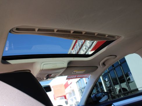 Used 2017 Volkswagen Jetta SE image 14