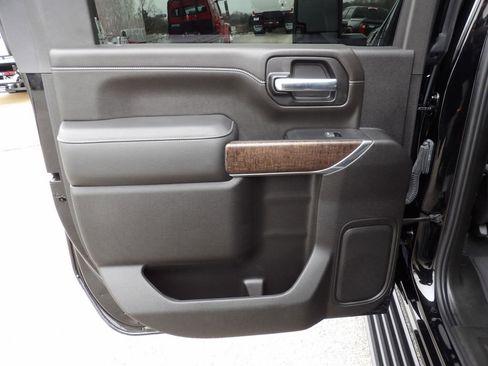 Used 2023 GMC Sierra 3500 Denali w/ Denali Ultimate Package image 30