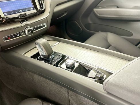 Used 2025 Volvo XC60 B5 Plus w/ Protection Package Premier image 13