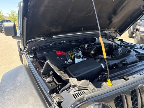Used 2022 Jeep Gladiator Rubicon AWD/4WD image 27